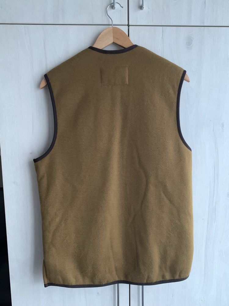 Barbour жилетка.