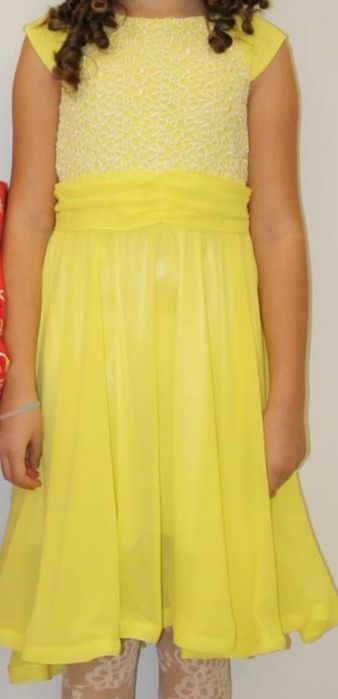 Нарядное платье на девочку