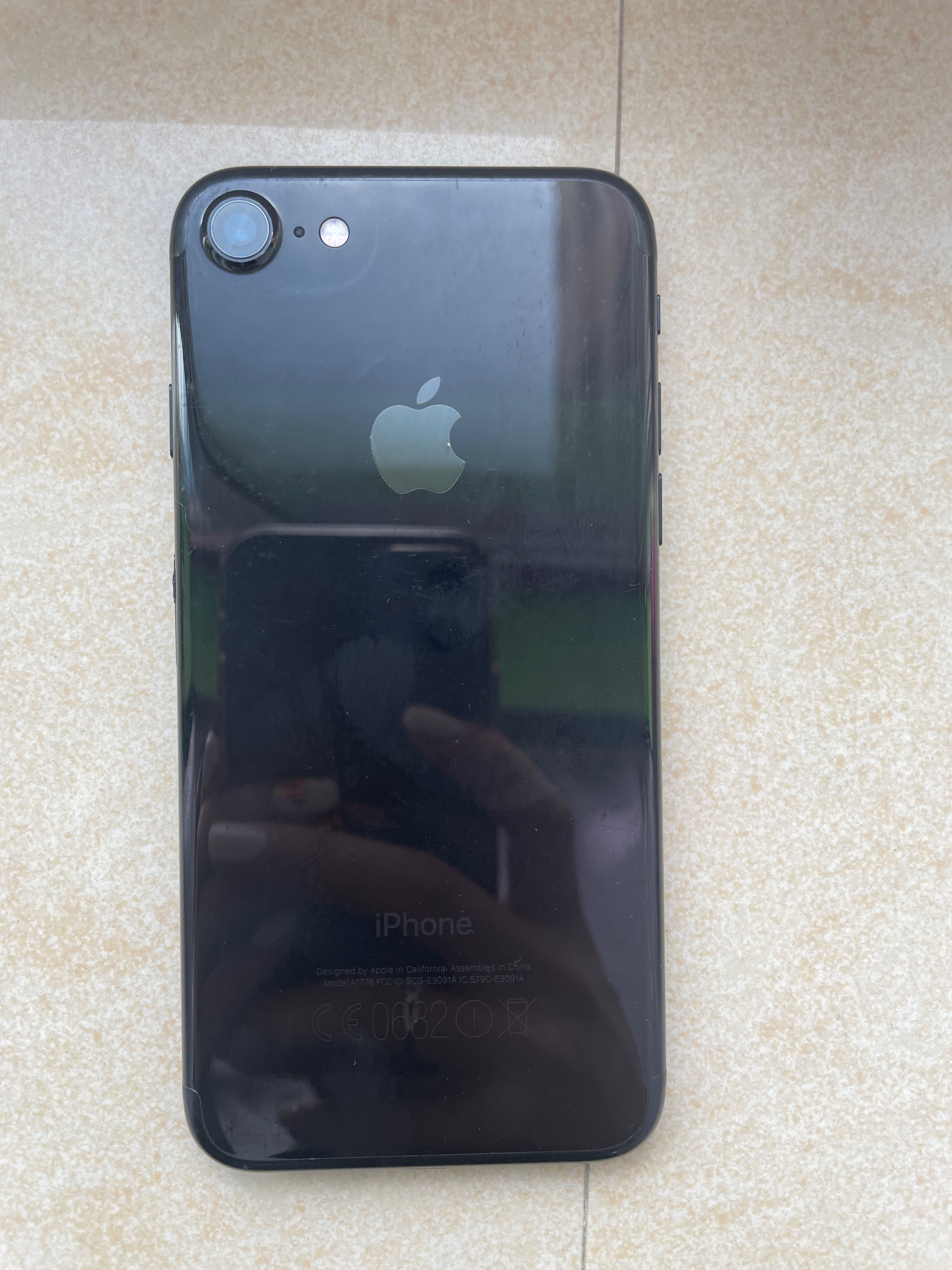 Iphone 7s  в черен цвят