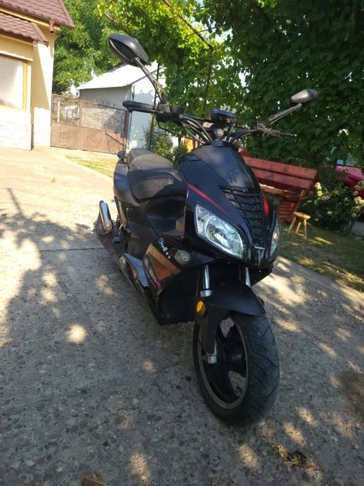 Vând scuter Taurus