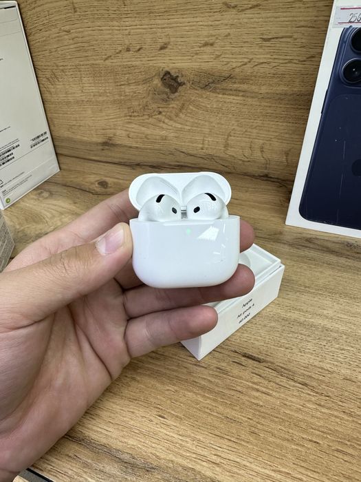 Air pods 4 в идеальный состояние