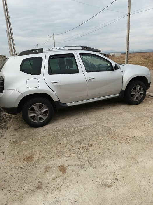 Vând Dacia Duster an 2014 FULL