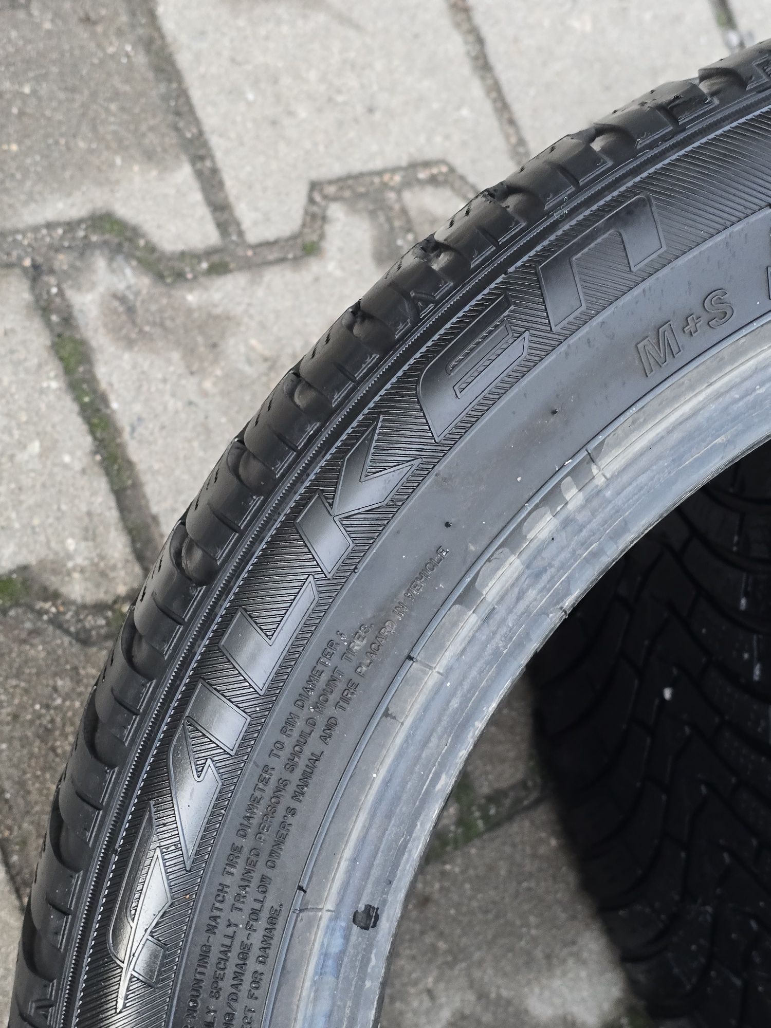 235 45 18 Falken