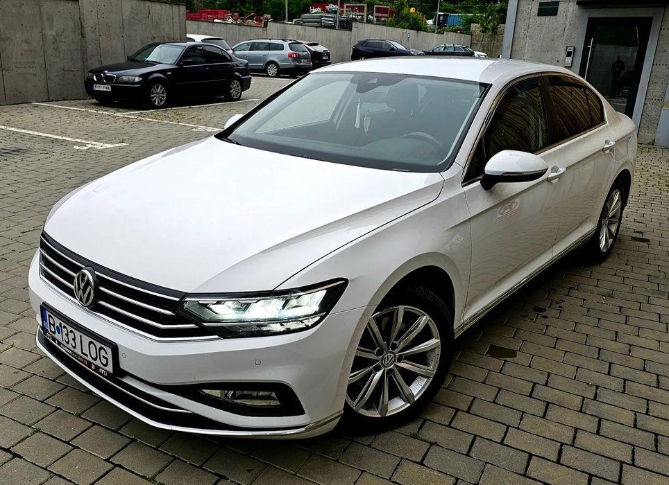 Volkswagen Passat Android-Carplay/Padele/Clima/Incalzire/Distronic/LaneAssist/Anvelope