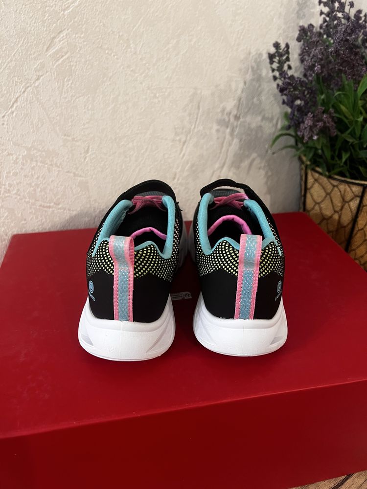 Обувки Skechers S light Светещи