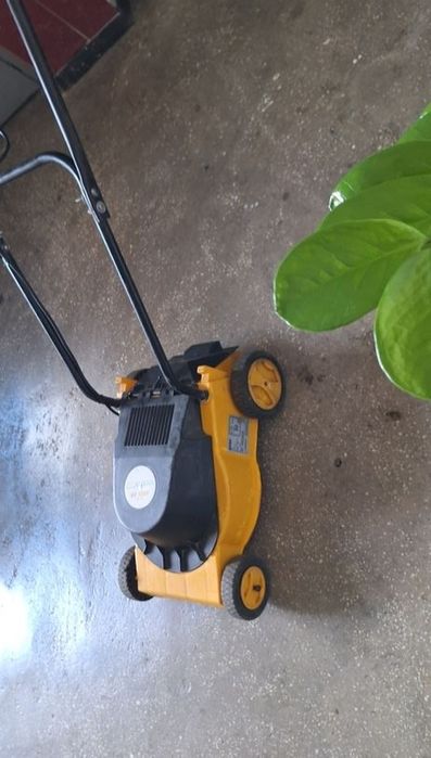 Masina electrica pt tuns gazon