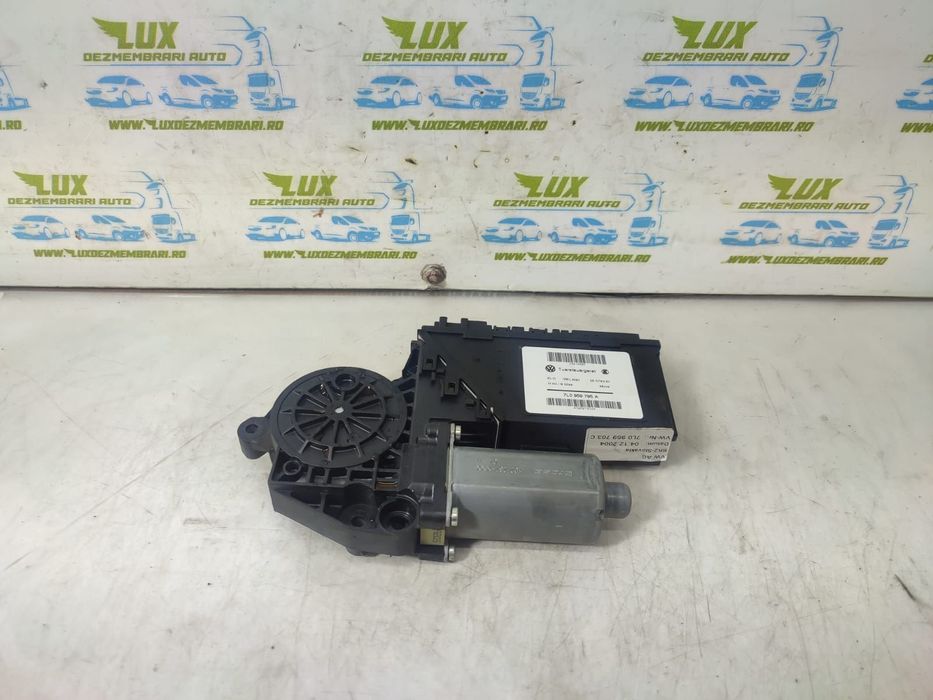 Motoras geam stanga spate 7L0959703C Volkswagen VW Touareg generatia