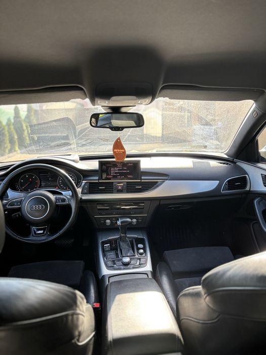 Audi A6 C7. Head-Up-Display