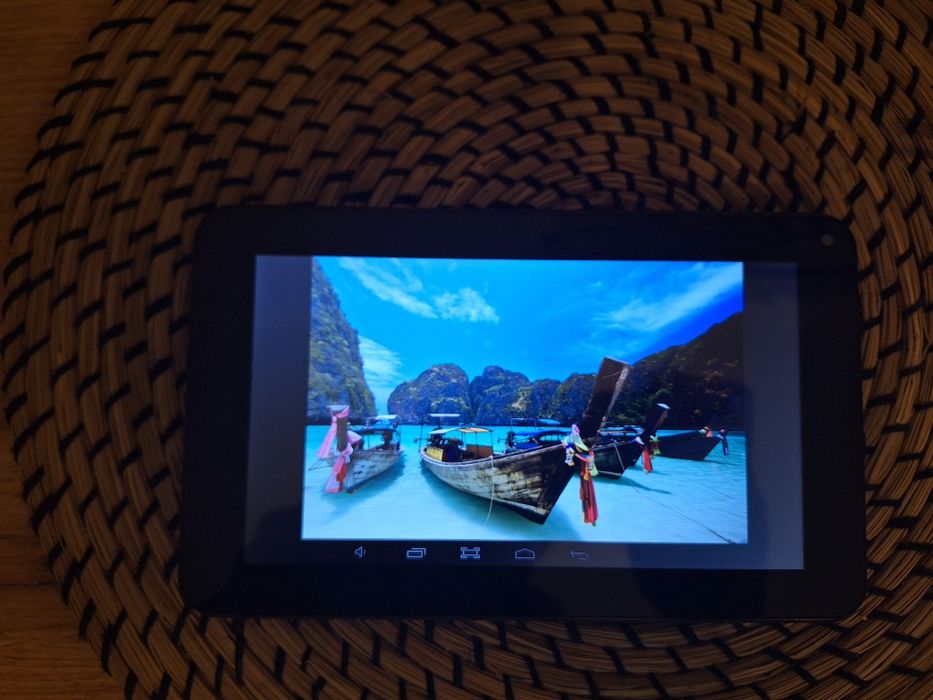 Tableta E-BODA Revo R75