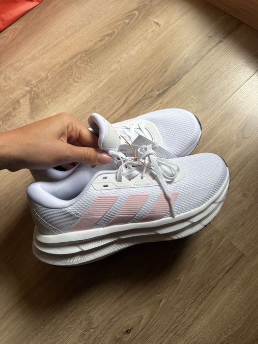 Нови маратонки adidas