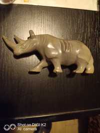 statuetă rinocer