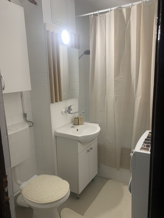 Inchiriez apartament regim hotelier