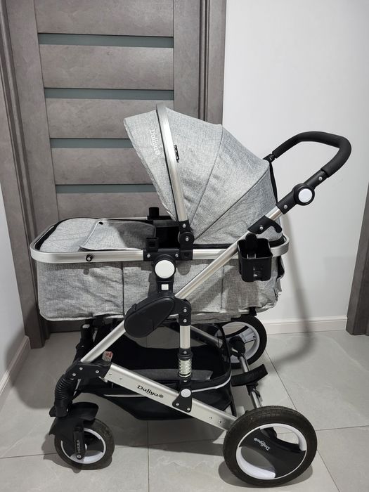 Vând cărucior de bebe 2in1
