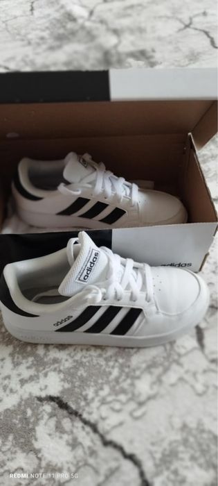 Маратонки Adidas Нови