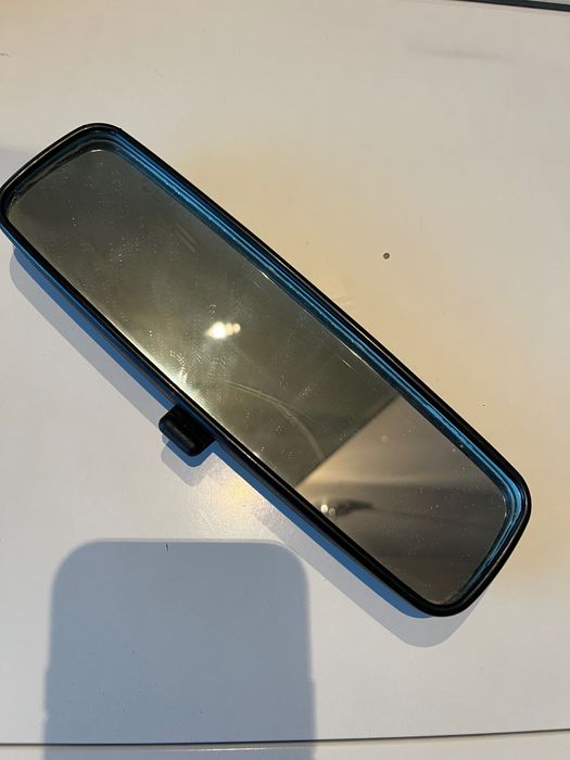 Огледало за обратно виждане за кола