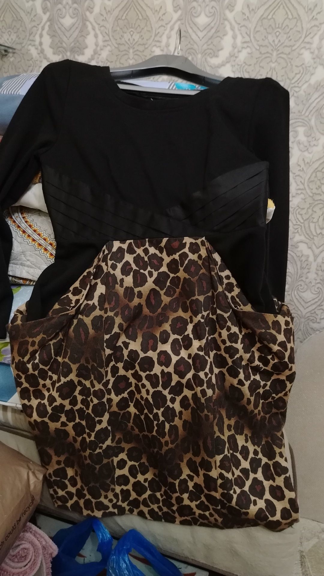 Платье разные новый
