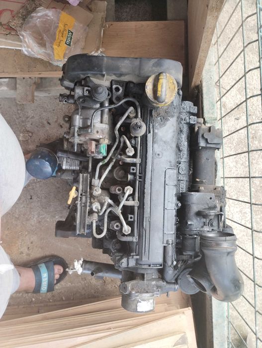 Vând motor Logan MCV 1.5 deci euro 4 complet an 2009 170.000 de km