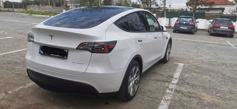 Tesla model Y Dual Motor Long Range