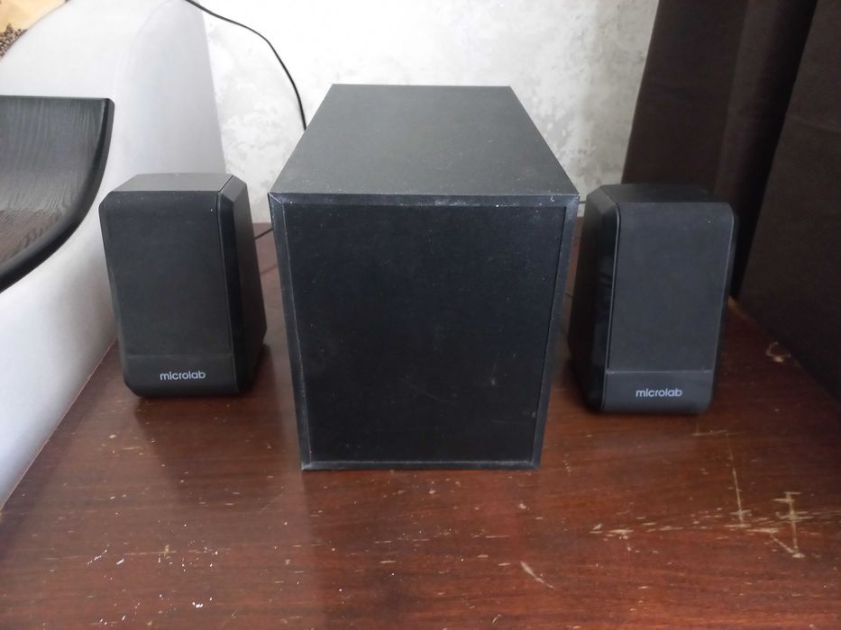 Продам акустическую систему Microlab M280
