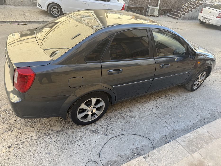 Gentra Lacetti продаетсся