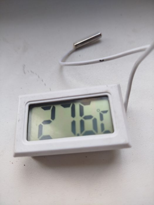 Градусник цифровой
