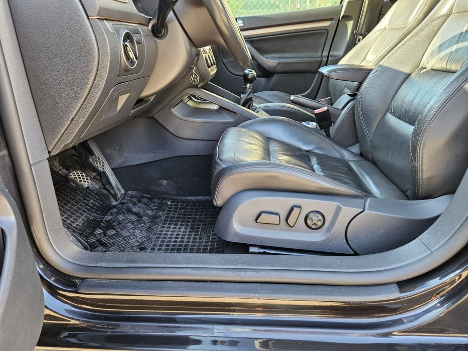 VW Golf 5 2.0 TDI 140CP, cutie manuală 6 trepte