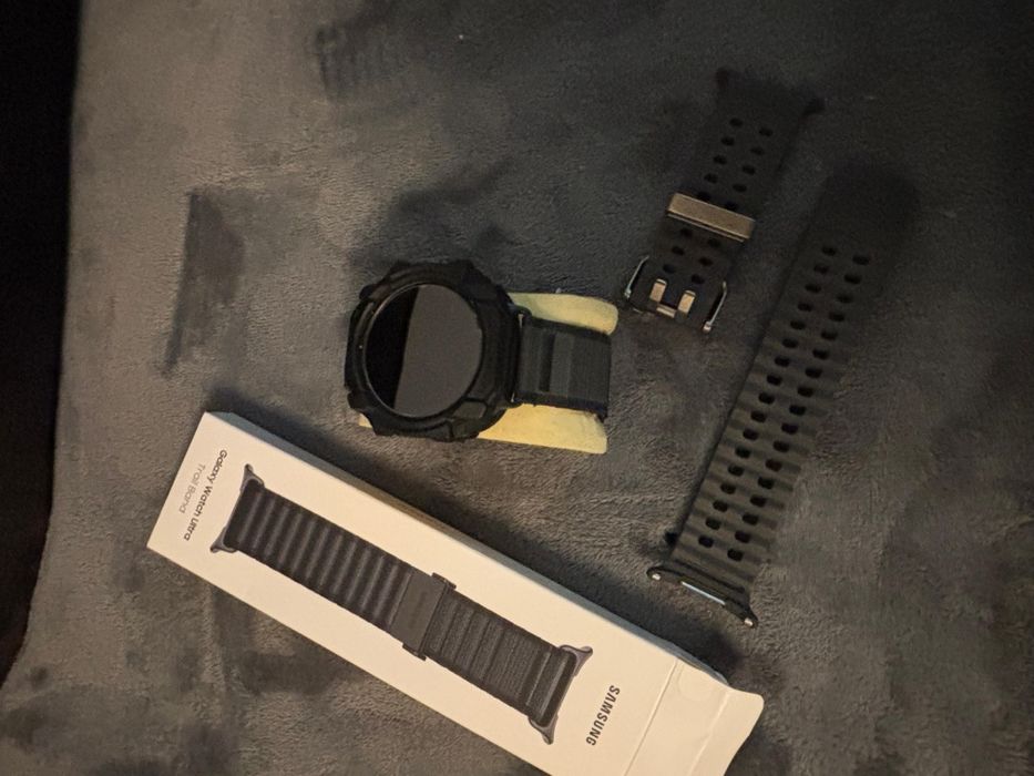 Samsung S25 Ultra si Samsung Galaxy Watch Ultra 2025