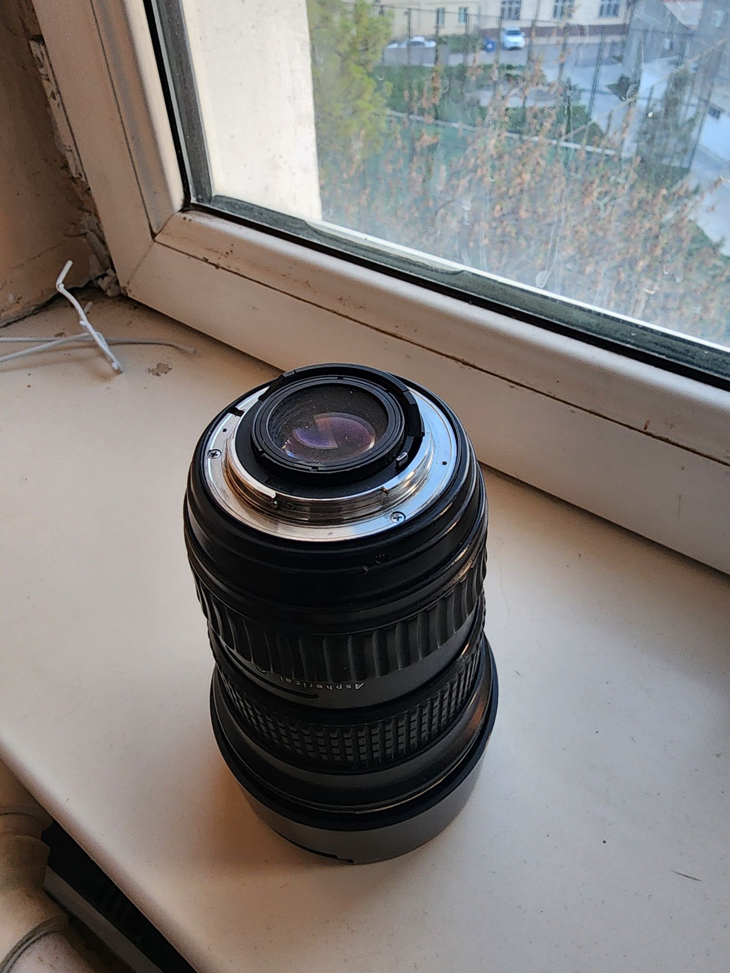 Продам широкоугольный объектив Tokina 17-28 2.8 на Nikon