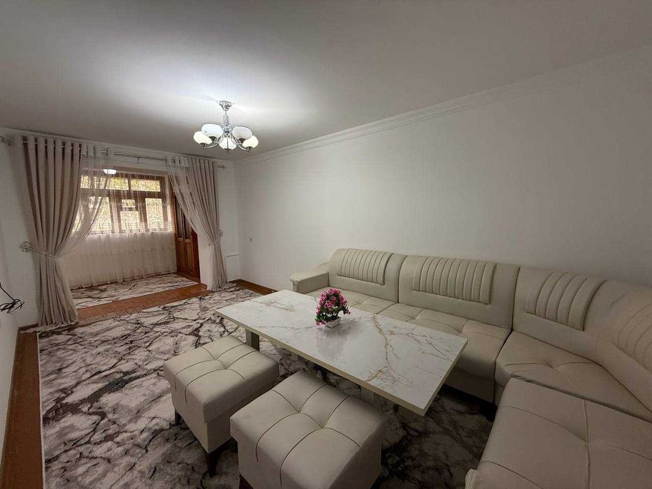 Продаётся 3х комнатная квартира в кирпичном доме в центре города