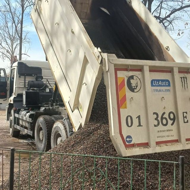 Перевозка песка, щебня, клинца. Услуги самосвала 25 тонн