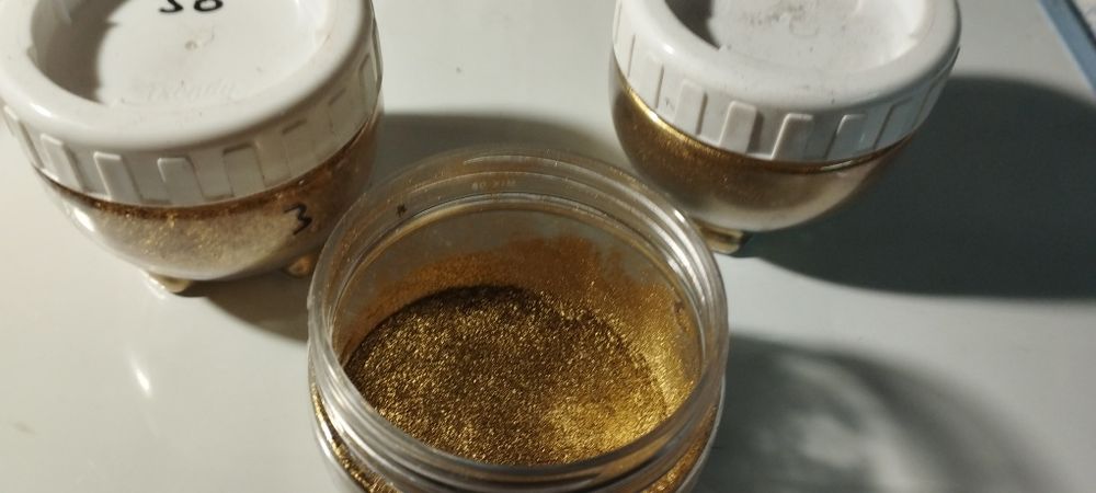 Продам пудру бронзовую