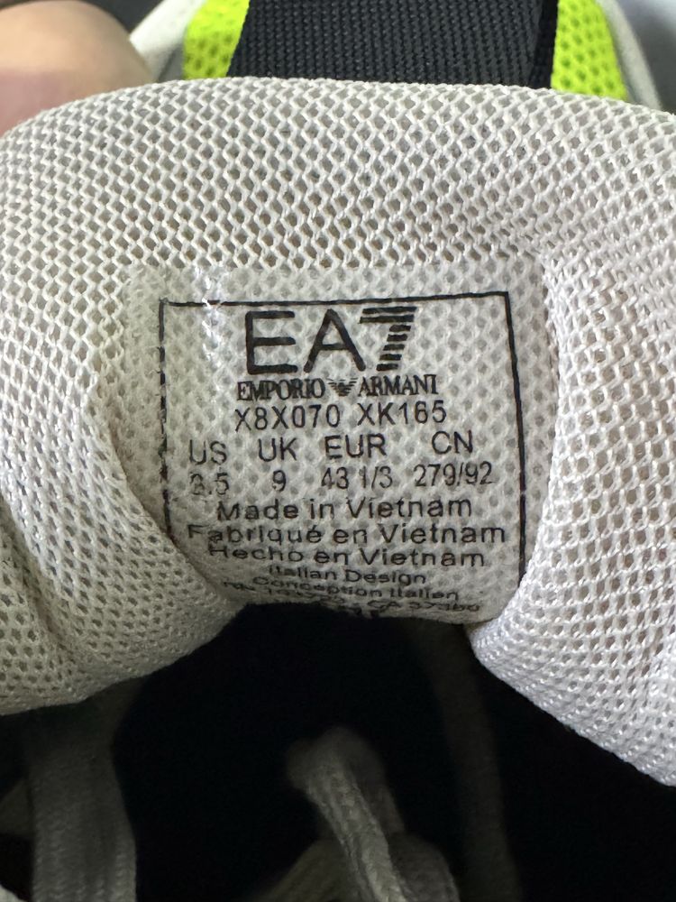 Ea7 обувки нови.
