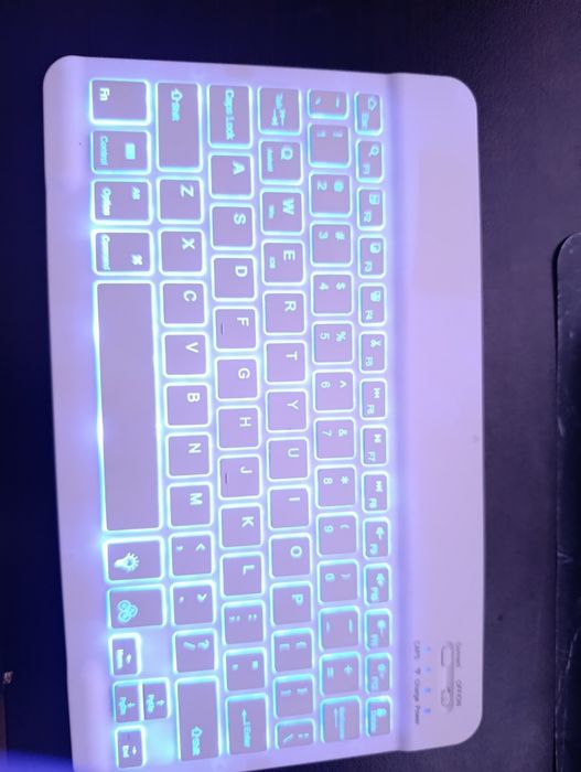 Безжична мишка и клавиатура