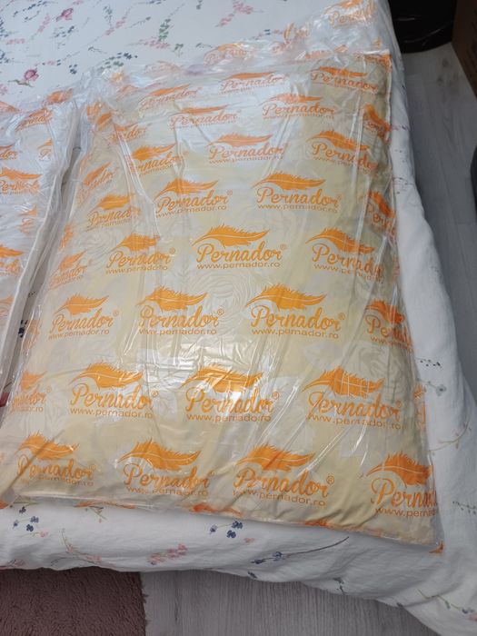 Perne din pene de gașca Pernador dimensiuni  50 cm × 70 cm