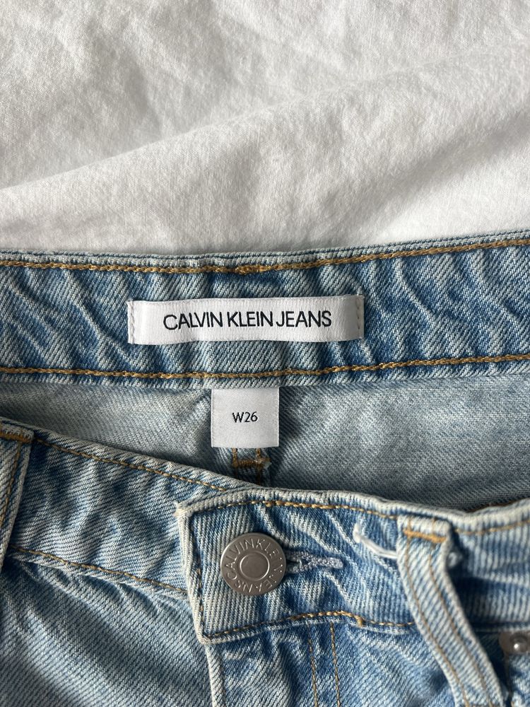 Пола Calvin Klein