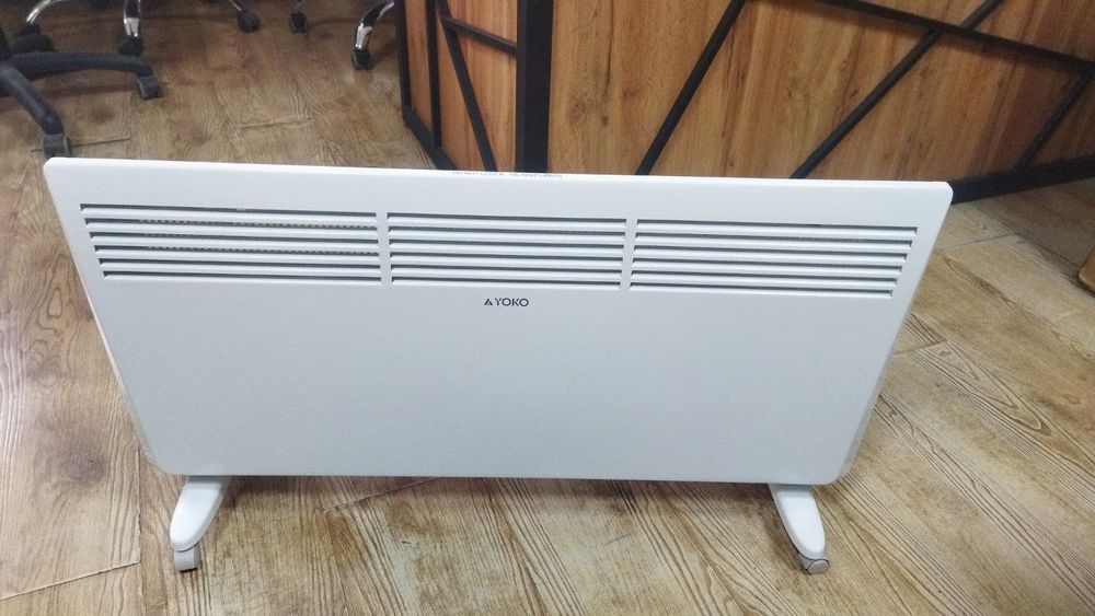 Тип: Конвекторный обогреватель. 
Бренд: YOKO (на изображении видно "AY