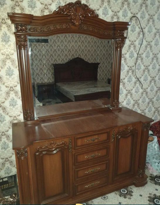 Спальный гарнитур