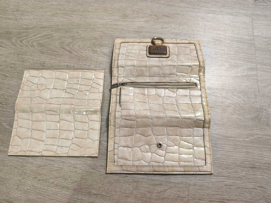 Portofel imitatie piele GUESS Est 1981/50 lei/ doar in Cluj