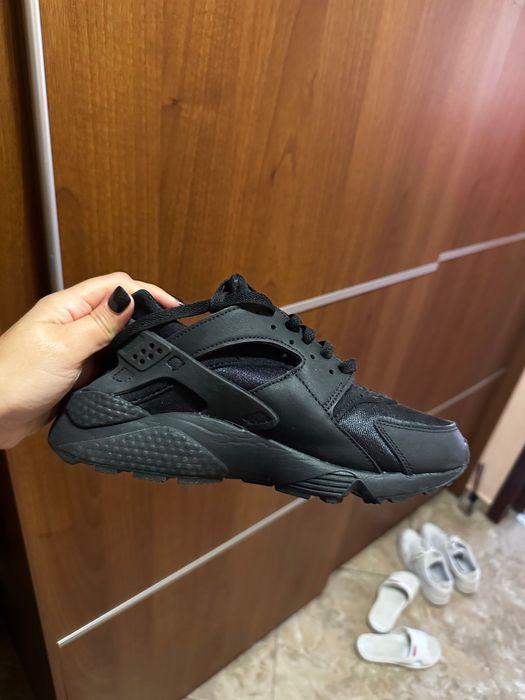 Nike Air Huarache  дамски маратонки черни