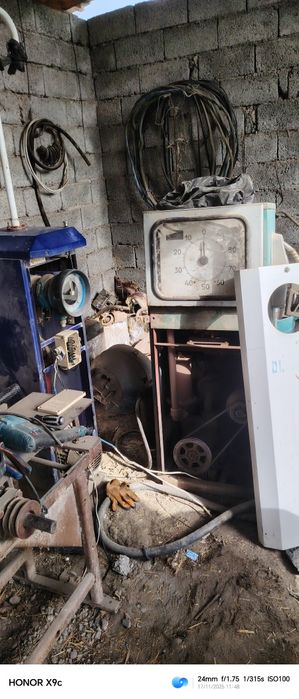 Diz yonilg'i va diz moy quyish aparatlari sotiladi