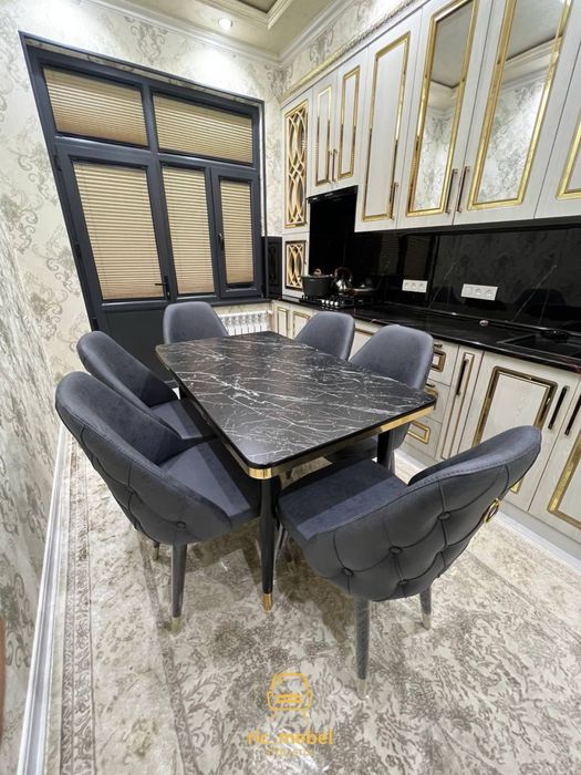 Zal  va oshxona kafelar uchun mojalangan stol stul