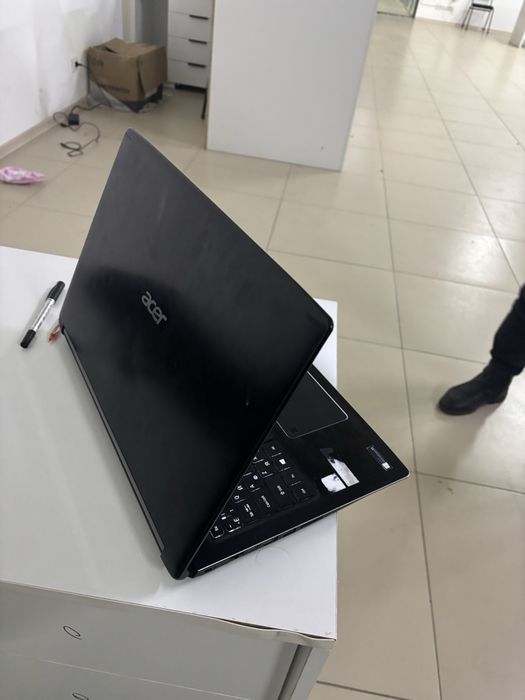 Acer Aspire A715-72G