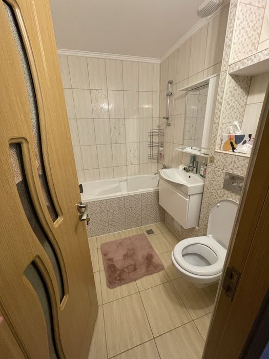 Vand apartament cu 2 camere