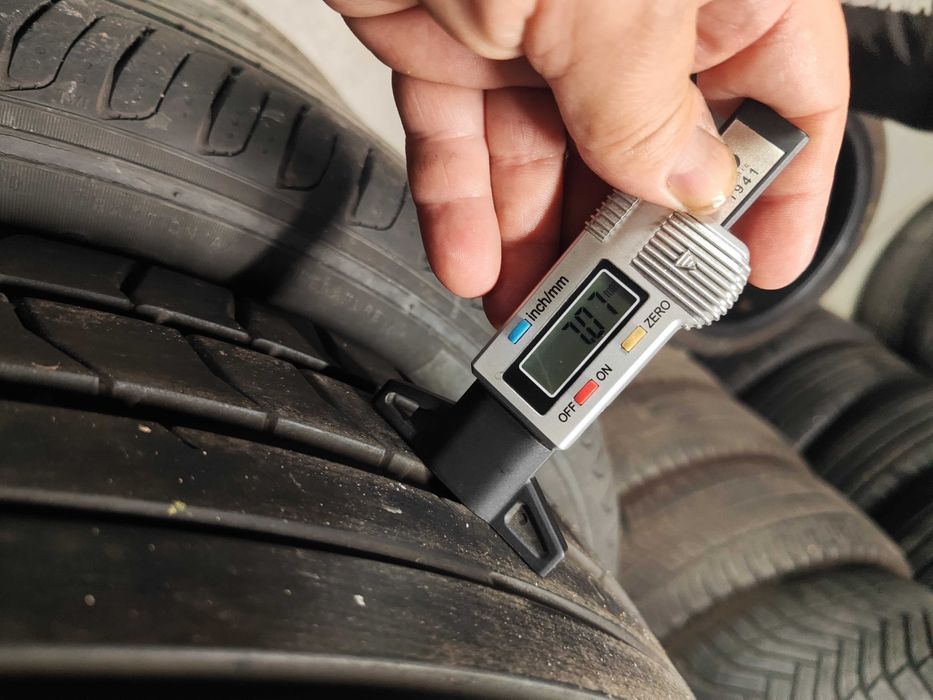 4бр. летни гуми 245/35/18-225/40/18 Continental спорт пакет