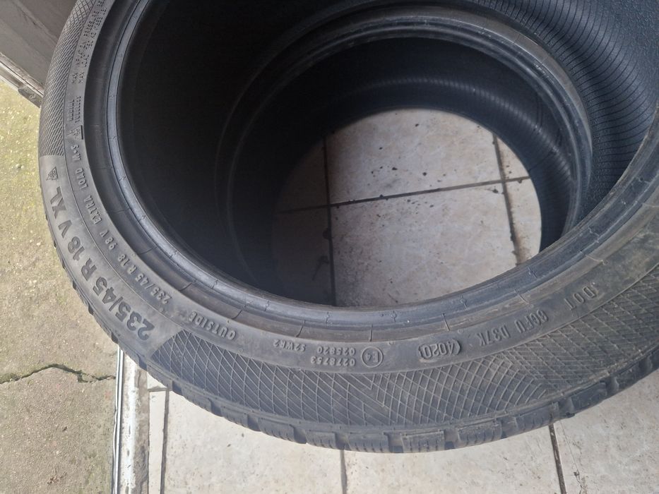 Două anvelope Iarnă Continental  235 45 18