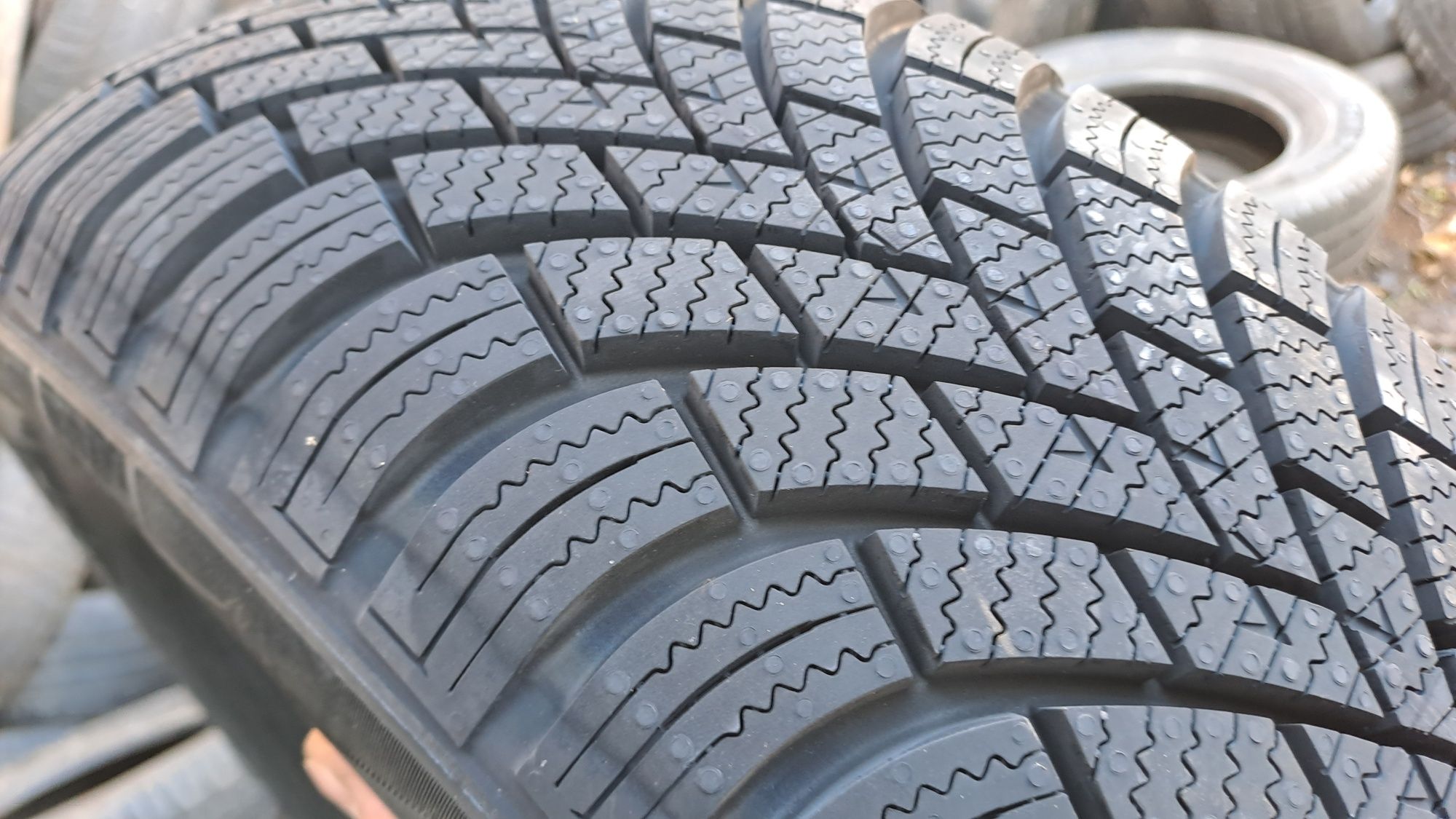 ПРОМО: 4бр. Нови 195/60/15 Nexen Winguard Snow G 3