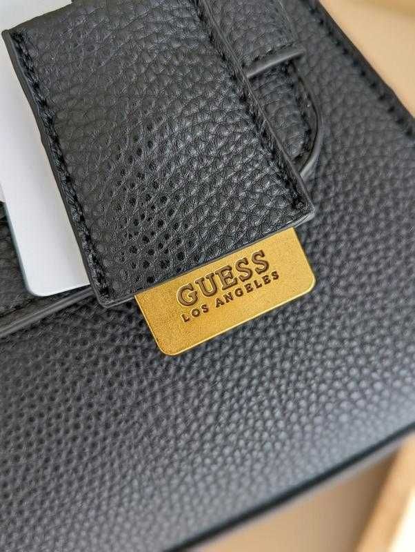 Premium Geanta Guess, model Enisa