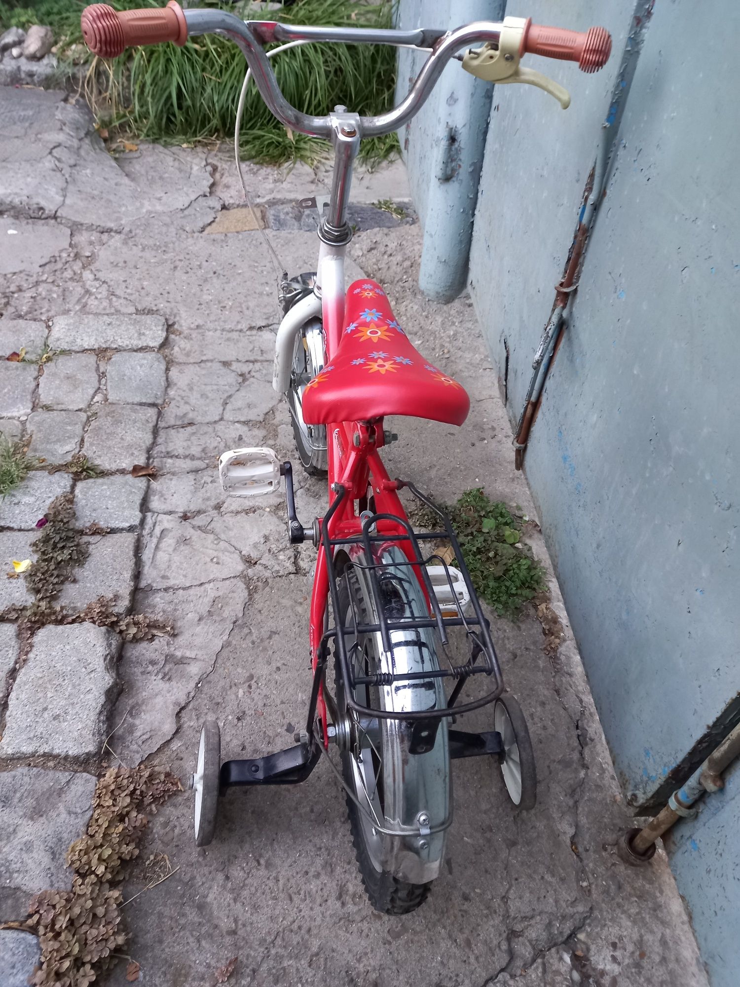 Bicicleta ,ptr.copii 4-8ani,aproape noua,roti 14inci stare f.buna