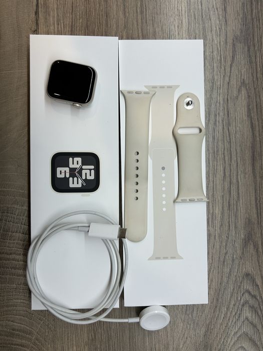 Продавам apple watch SE 2gen