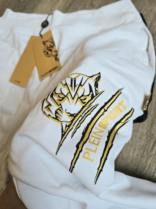 ЛИКВИДАЦИЯ! Оригинално дамско долнище Plein Sport  M  размер